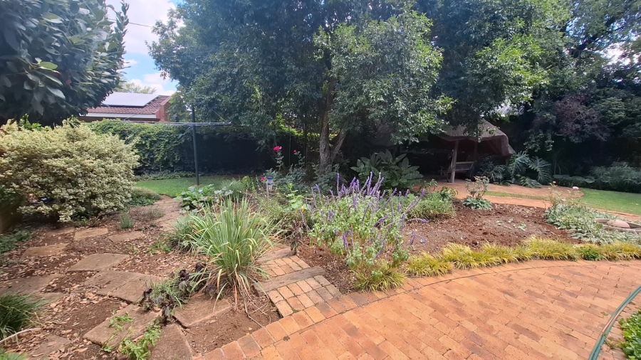6 Bedroom Property for Sale in Mooivallei Park North West